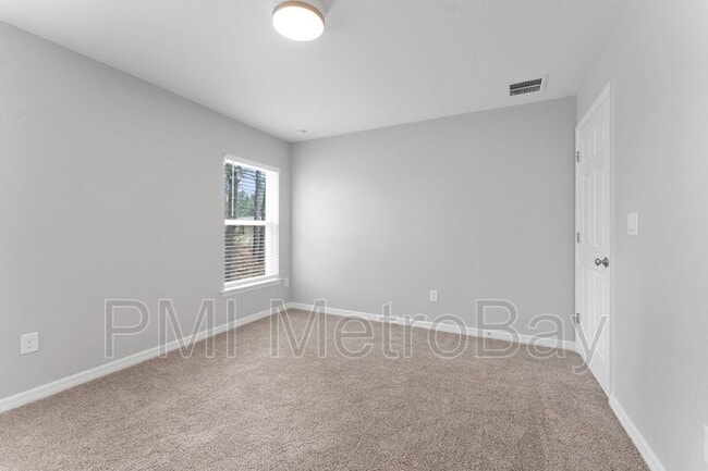 Building Photo - 9461 N Sandree Dr