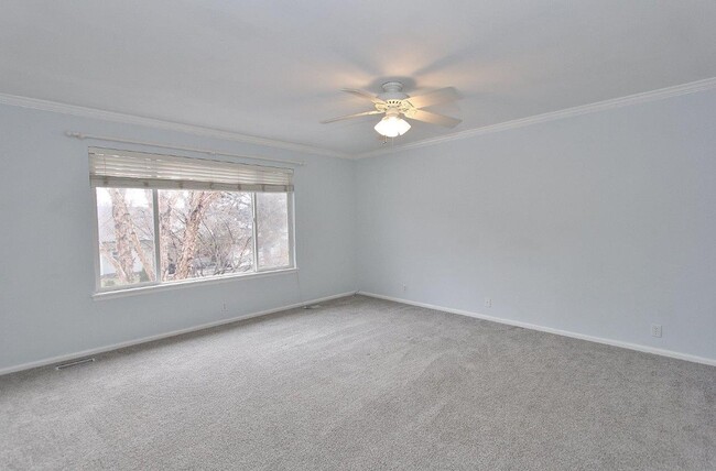 Building Photo - Elegant Home in Hobble Creek!