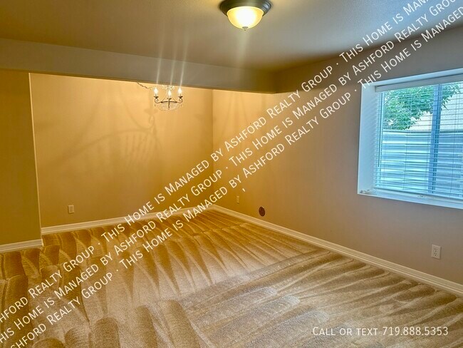 Building Photo - 266 All Sky Dr
