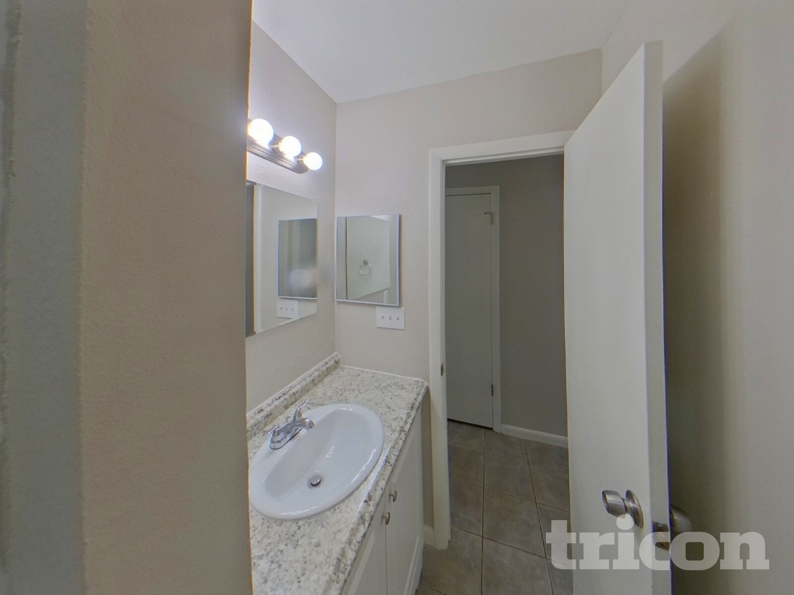 Building Photo - 1408 Highview Rd