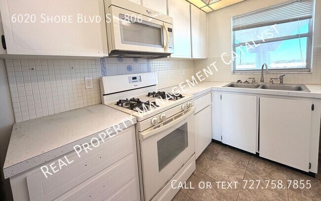 Building Photo - 6020 Shore Blvd S