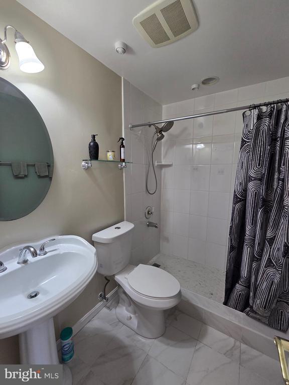 Building Photo - 2122 Princess Anne Ct