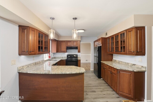 Building Photo - 1589 N Bay Ave