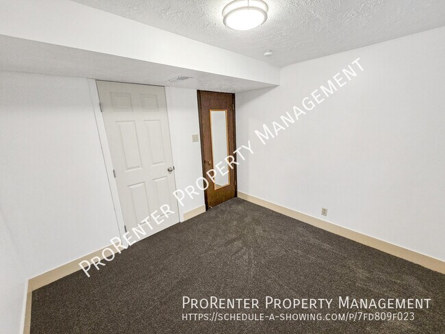 Building Photo - 1280 N 325 E