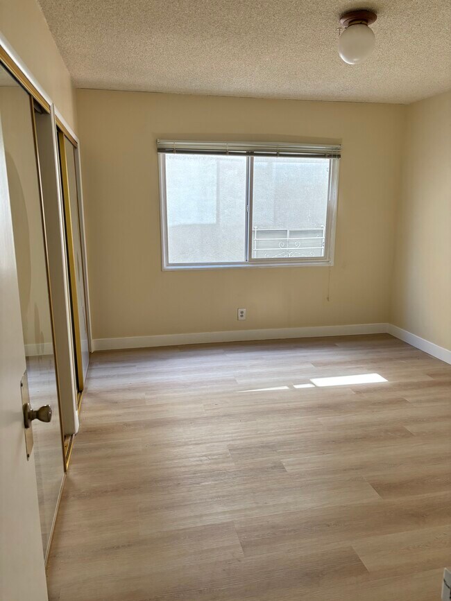 Building Photo - 315 Longfellow Ave