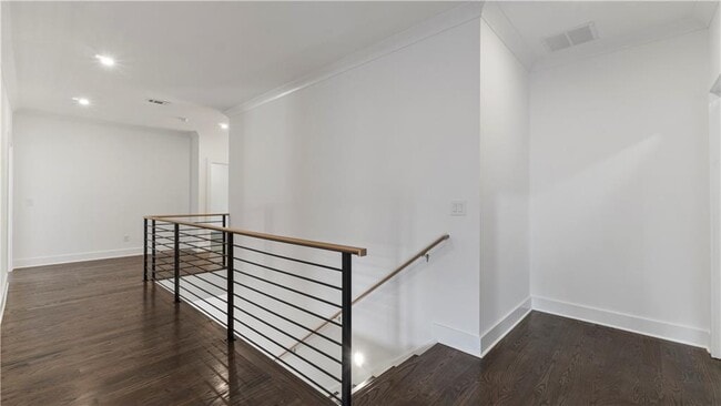 Building Photo - 208 Indian Hills Trail