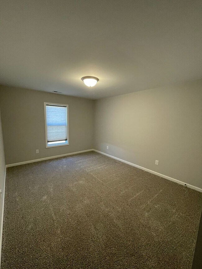 Building Photo - 219 Grist Mill Dr