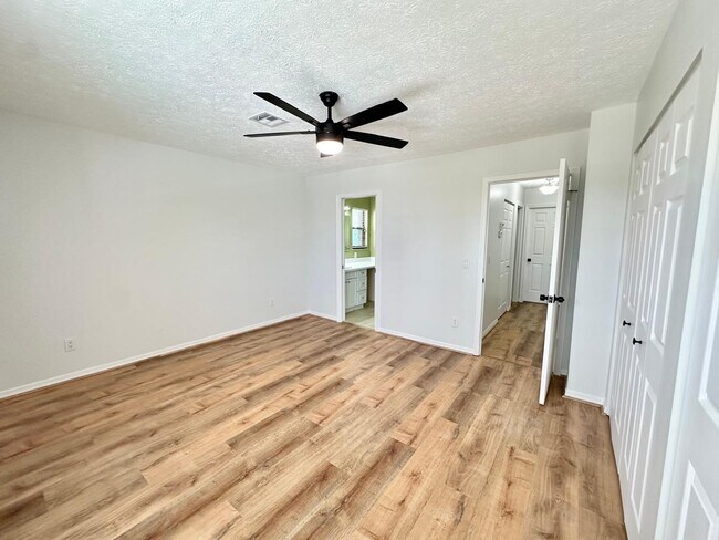 Building Photo - 13509 S Indian River Dr