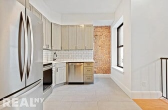 Building Photo - 443 Jefferson Ave