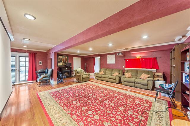 Building Photo - 5826 Pleasant Valley Rd