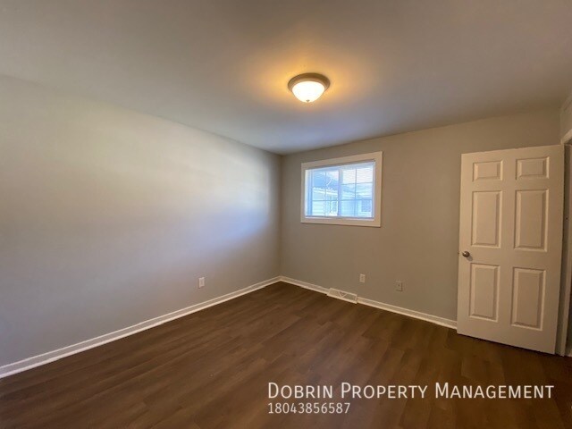 Building Photo - 2505 Lynhaven Ave