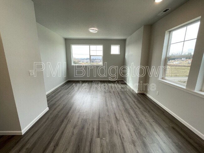 Building Photo - 4217 SE Fortress Ln