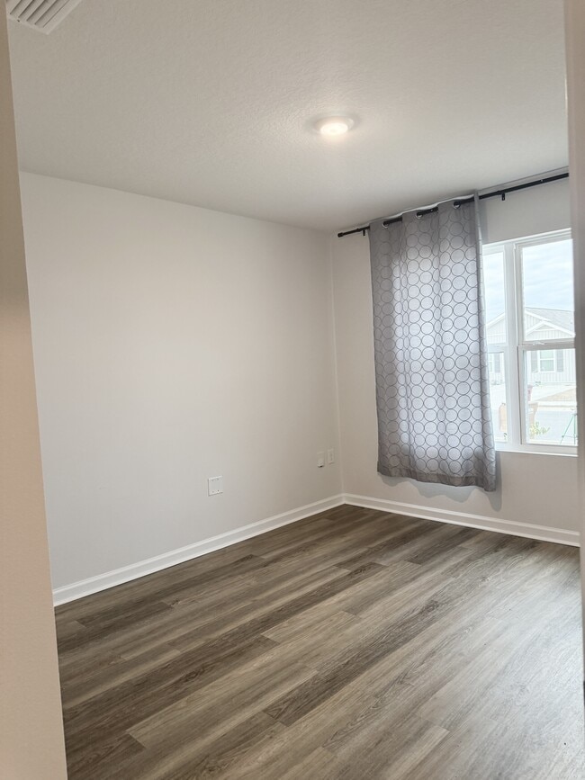 Building Photo - 6359 June Bug Dr