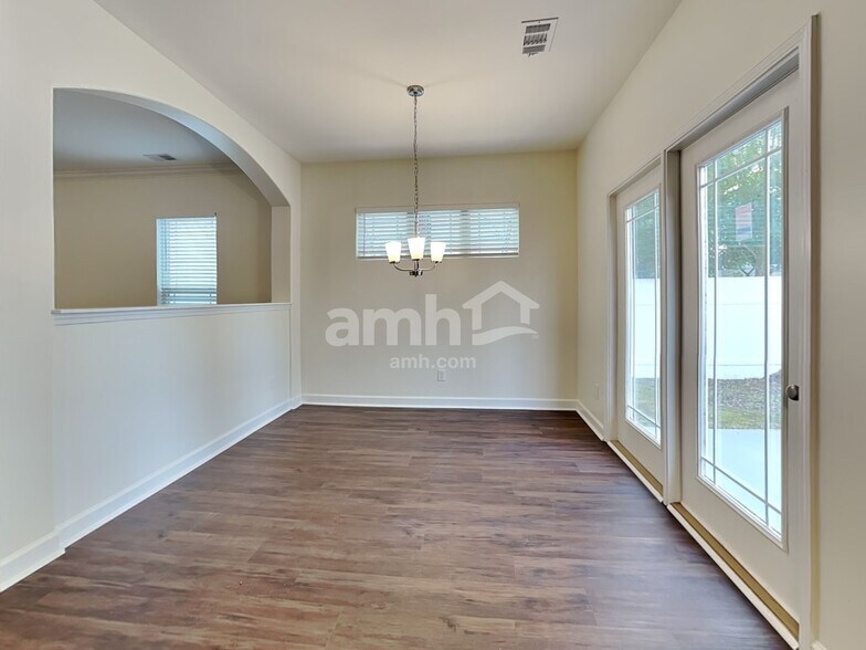 Building Photo - 85 Summer Hill Way