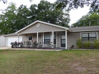 Building Photo - 740 Red Fern Rd