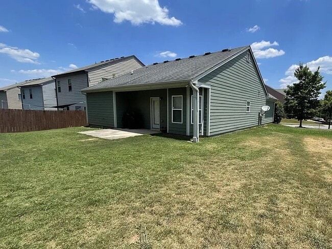 Building Photo - 263 Fern Walk