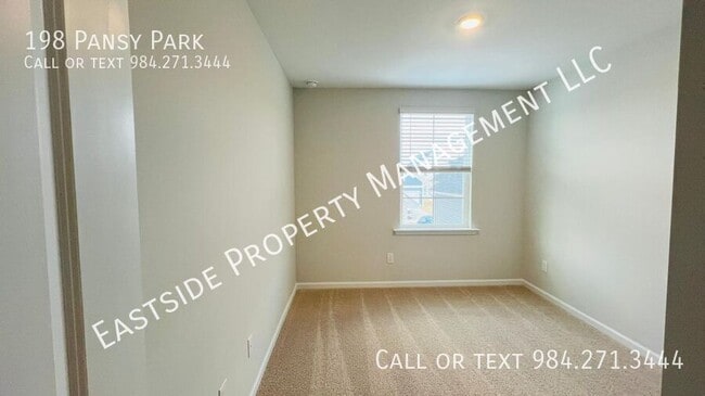 Building Photo - 198 Pansy Pk