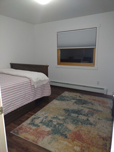 Bunkbed can become one bed - 1005 Woodland Dr