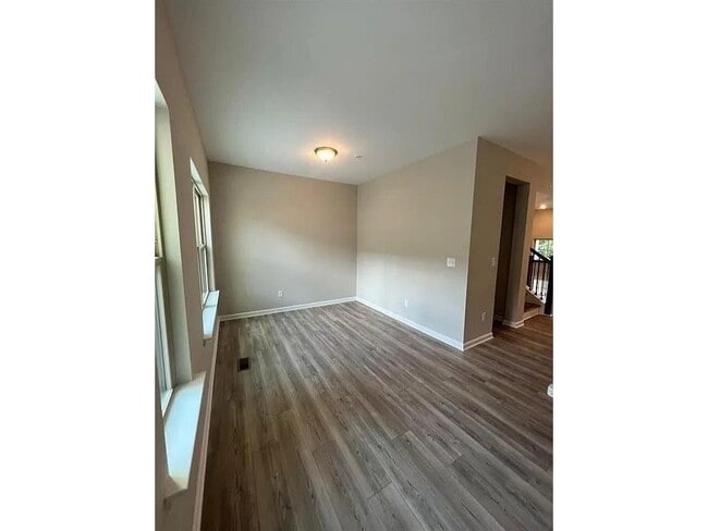 Building Photo - 735 Brecklin Ln