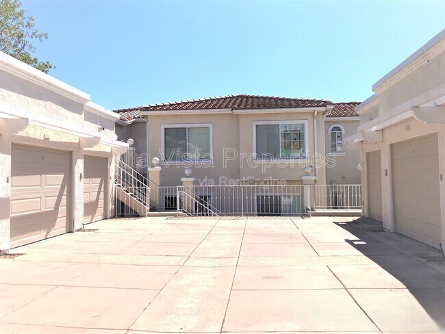Building Photo - 1510 Calle Devanar