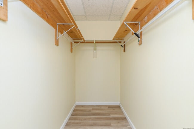 Building Photo - 102 Judd Square