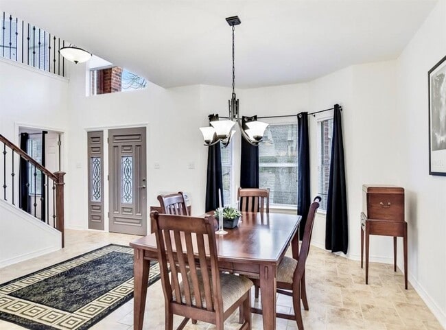 Building Photo - 9326 Knoll Crest Loop