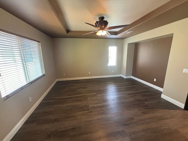 Building Photo - Stunning 3-Bedroom Home with Resort-Style ...