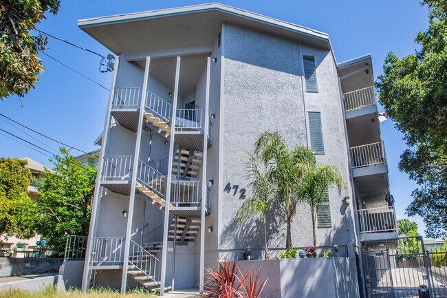 Building Photo - 472 Jean