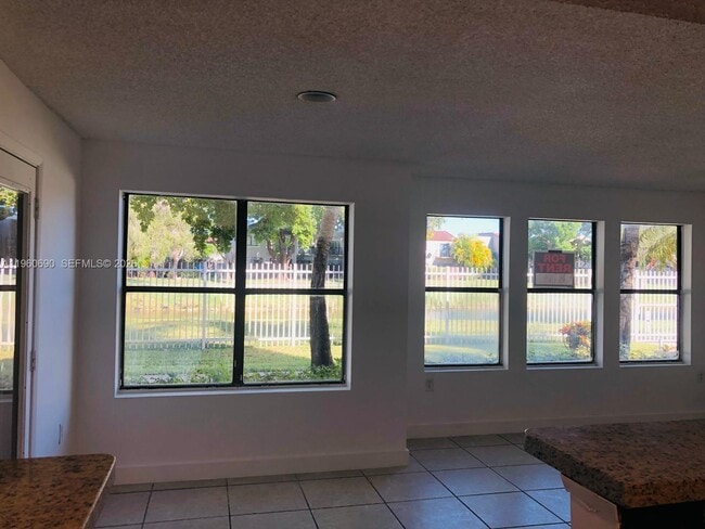 Building Photo - 10501 SW 155th Ct