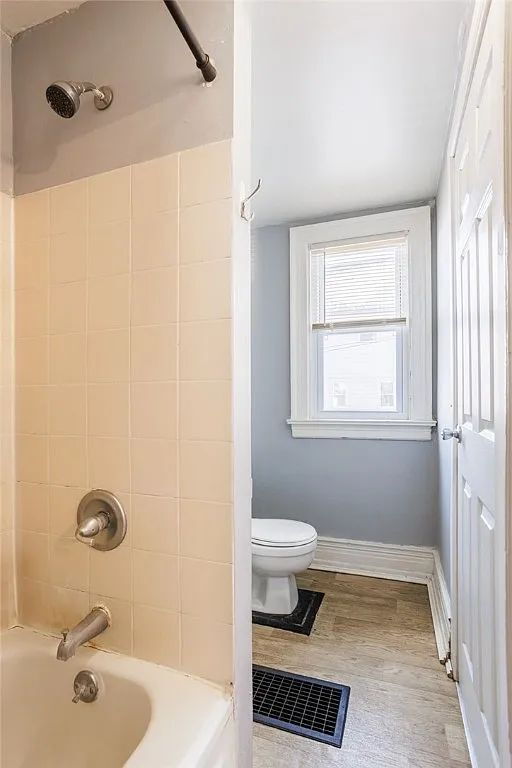 Building Photo - Spacious 2-Bedroom Apartment on Fulton