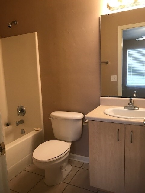 Building Photo - 3100 Dian Rd