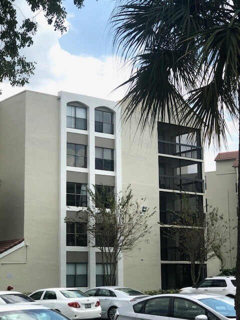 Building Photo - 820 Lavers Cir