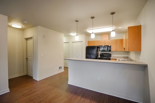 Building Photo - John Court - 2 bedrooms