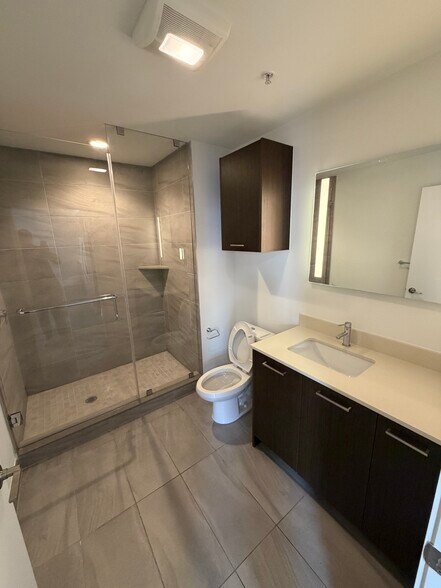 Building Photo - 132 NE 22nd St