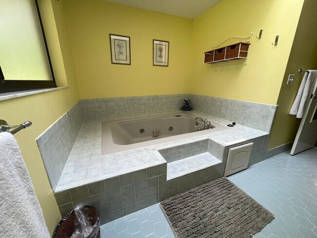 Building Photo - 3 Bedroom, 2 Bathrooms, with pool on 3 Acres