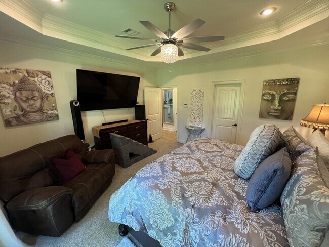 Building Photo - Luxury 4 Bedroom Home in Zachary’s Audubon Lakes