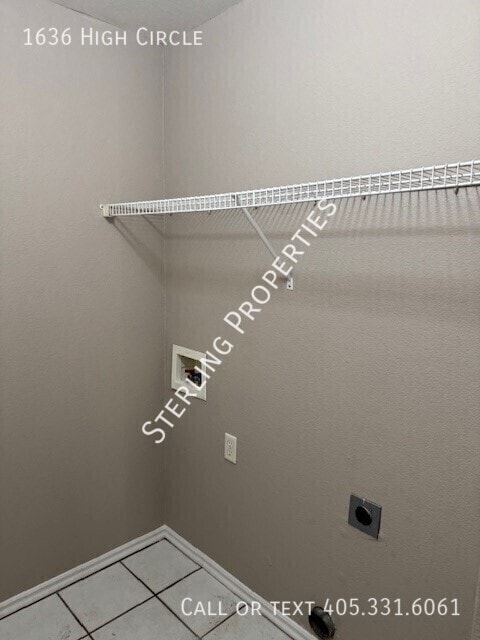 Building Photo - 1636 High Cir