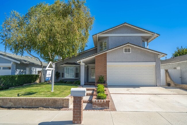 Primary Photo - Valencia 4 Bedroom Home for Rent.