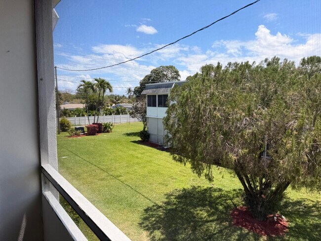 Building Photo - 3322 Cynthia Ln