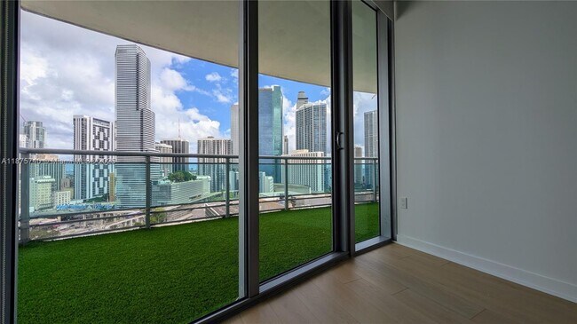 Building Photo - 350 S Miami Ave