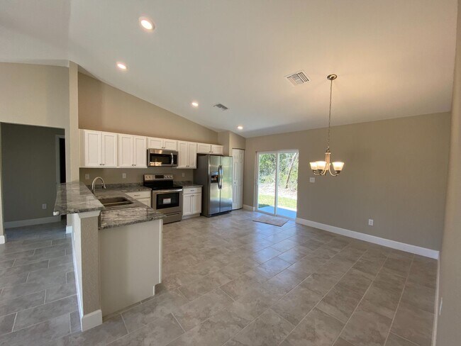 Building Photo - Desirable SW Ocala Neighborhood 3/2/2 **Won't Last**