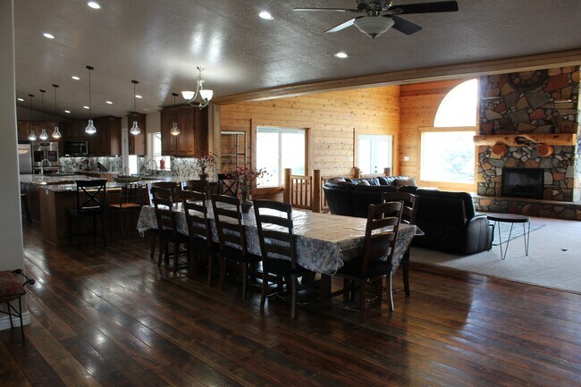 Building Photo - 3572 Wild Mare Way