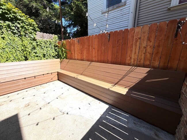 Building Photo - Beautifully Renovated Midtown Sacramento Apartment with Private Backyard Patio!