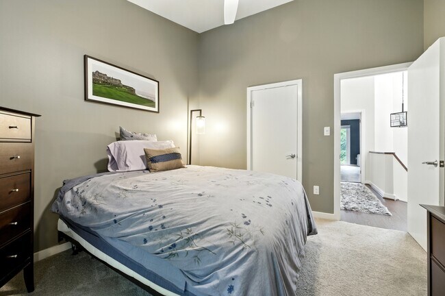 Building Photo - 10903 Whiterim Dr