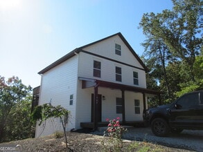 Building Photo - 765 Old Kerns Rd