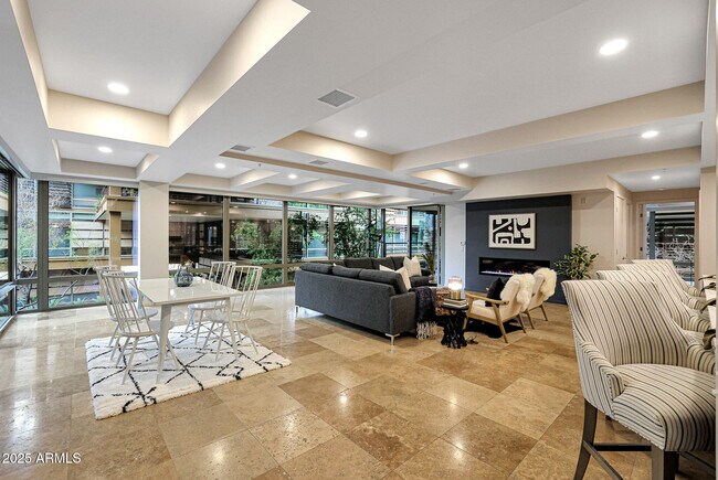 Building Photo - 7151 E Rancho Vista Dr