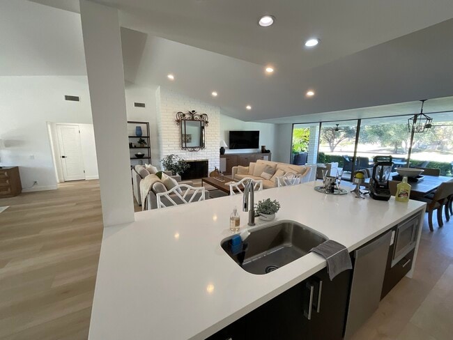 Building Photo - 79188 Bog Walk Ct