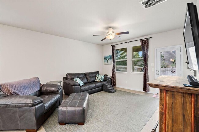 Building Photo - 7091 Silverleaf Oak St