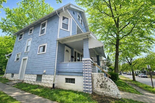 Building Photo - Move-In Special – $300 rent credit after 6 months of on-time payments!