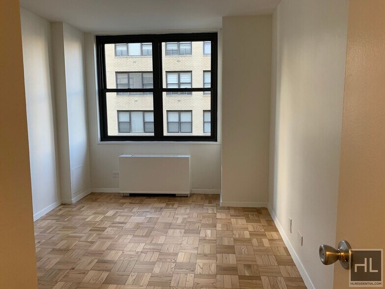 Building Photo - EAST 49 STREET